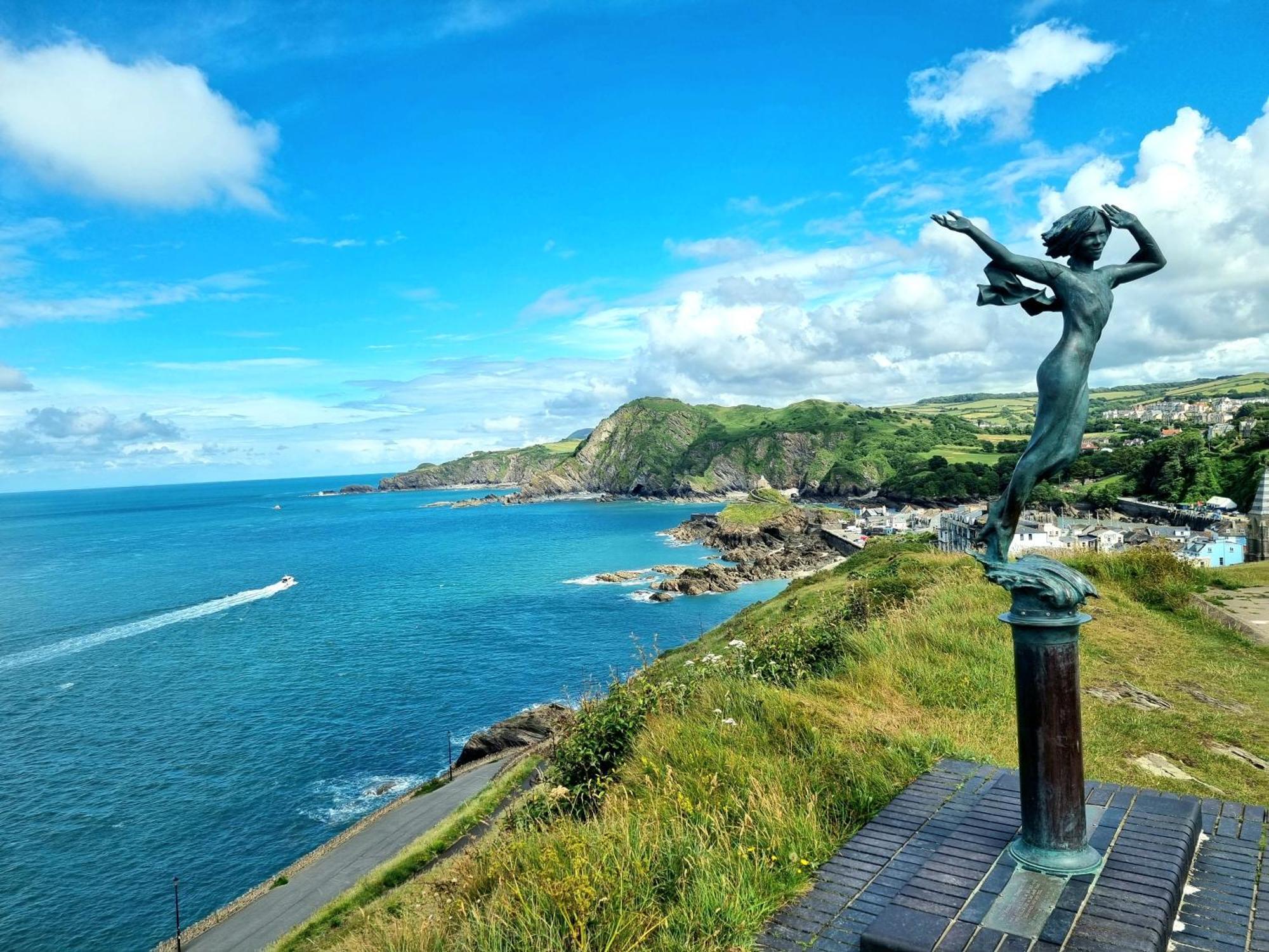 Sea Views, Big 2 Bed Flat Close To Beach & Harbour Ilfracombe Esterno foto